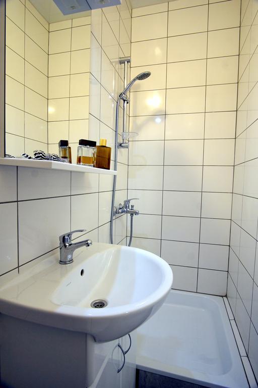 54A Tselinogradskaia Str At Alekseevka Underground خاركيف المظهر الخارجي الصورة