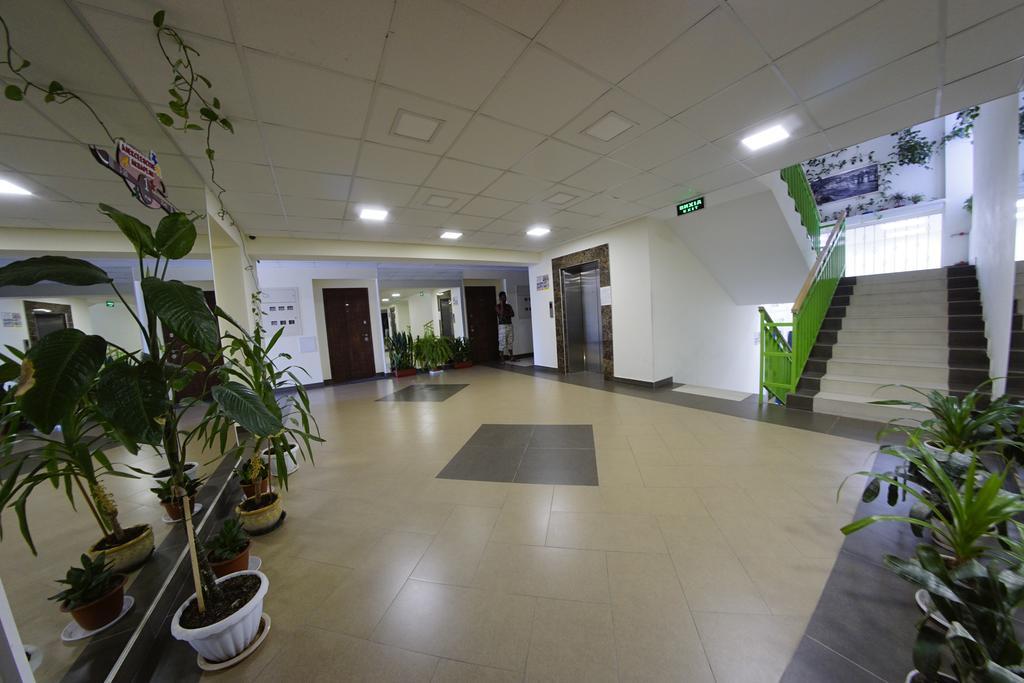 54A Tselinogradskaia Str At Alekseevka Underground خاركيف المظهر الخارجي الصورة